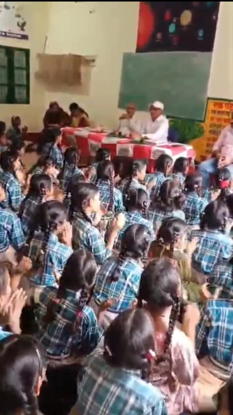 अतिरिक्त मुख्य कार्यपालन अधिकारी जिला पंचायत ने नेताजी सुभाष चन्द्र बोस कन्या छात्रावास बुढ़ार का किया निरीक्षण