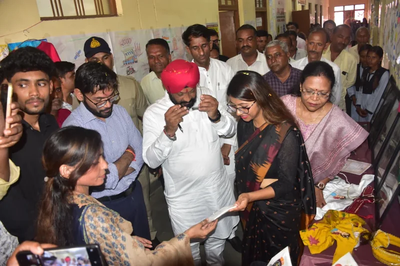 सेवा संकल्प अभियान मुख्‍यमंत्री जन विश्‍वास अभियान फतेहपुर सीकली शिविर में 80 आवेदनों का मौके पर हुआ निराकरण