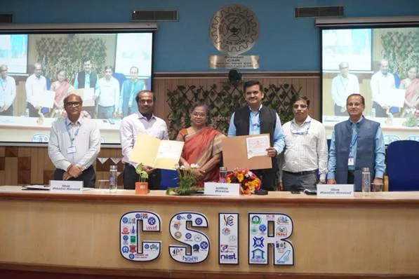 सीएसआईआर ने टिकाऊ चमड़ा प्रसंस्करण और उद्योग के लिए सुरक्षित, हरित सड़कों के निर्माण हेतु प्रौद्योगिकियों का…